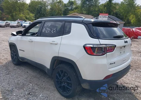 2024 Jeep Compass Latitude 4X4 из США, поврежденный, VIN 3C4NJDBN7RT115987